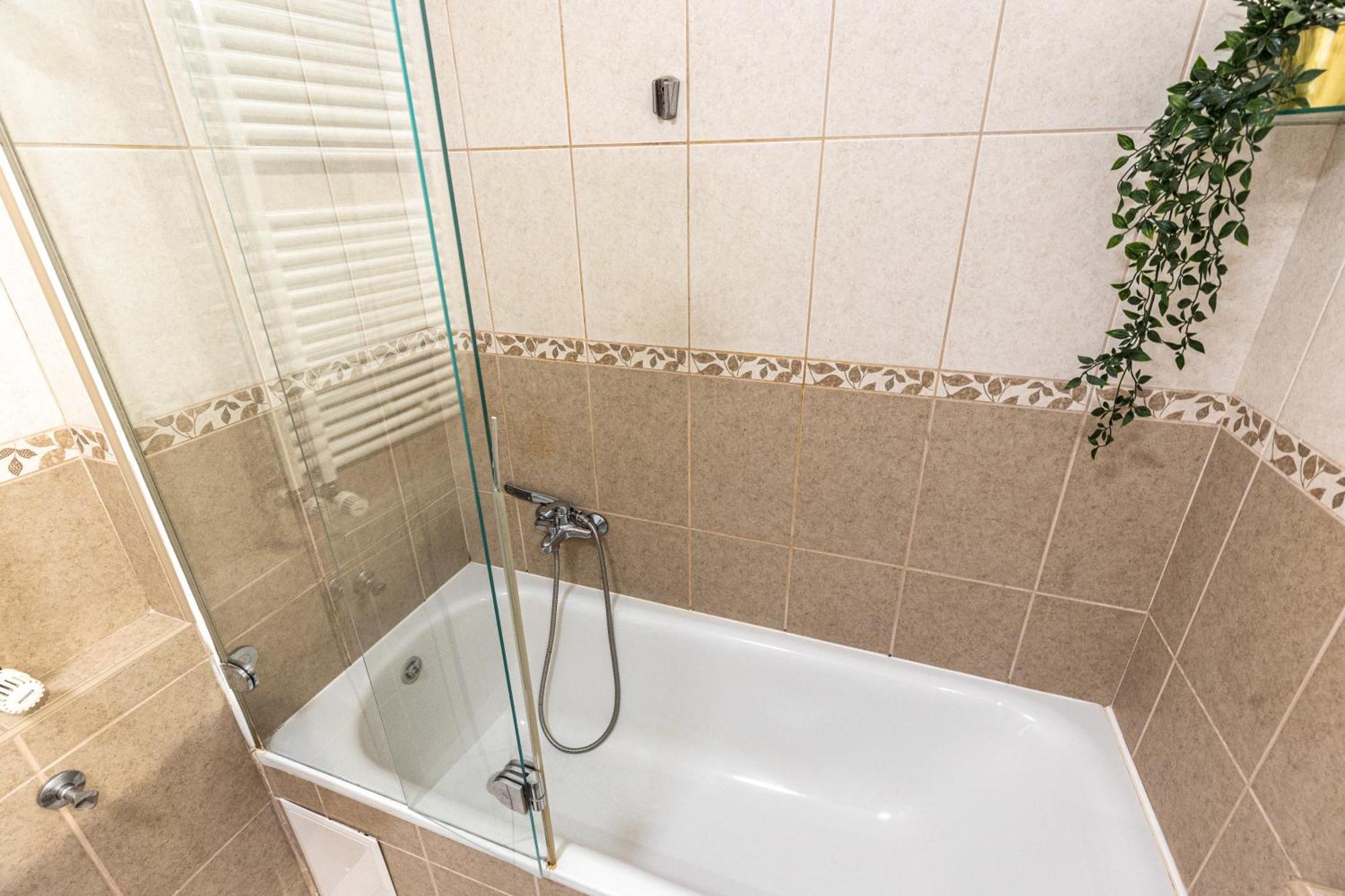 Gozsdu White Raven Residence 305 Будапеща Екстериор снимка